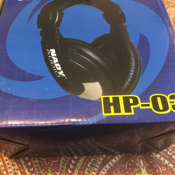 Stereo headphones by Nady  Hp03 - Picture 2 of 5